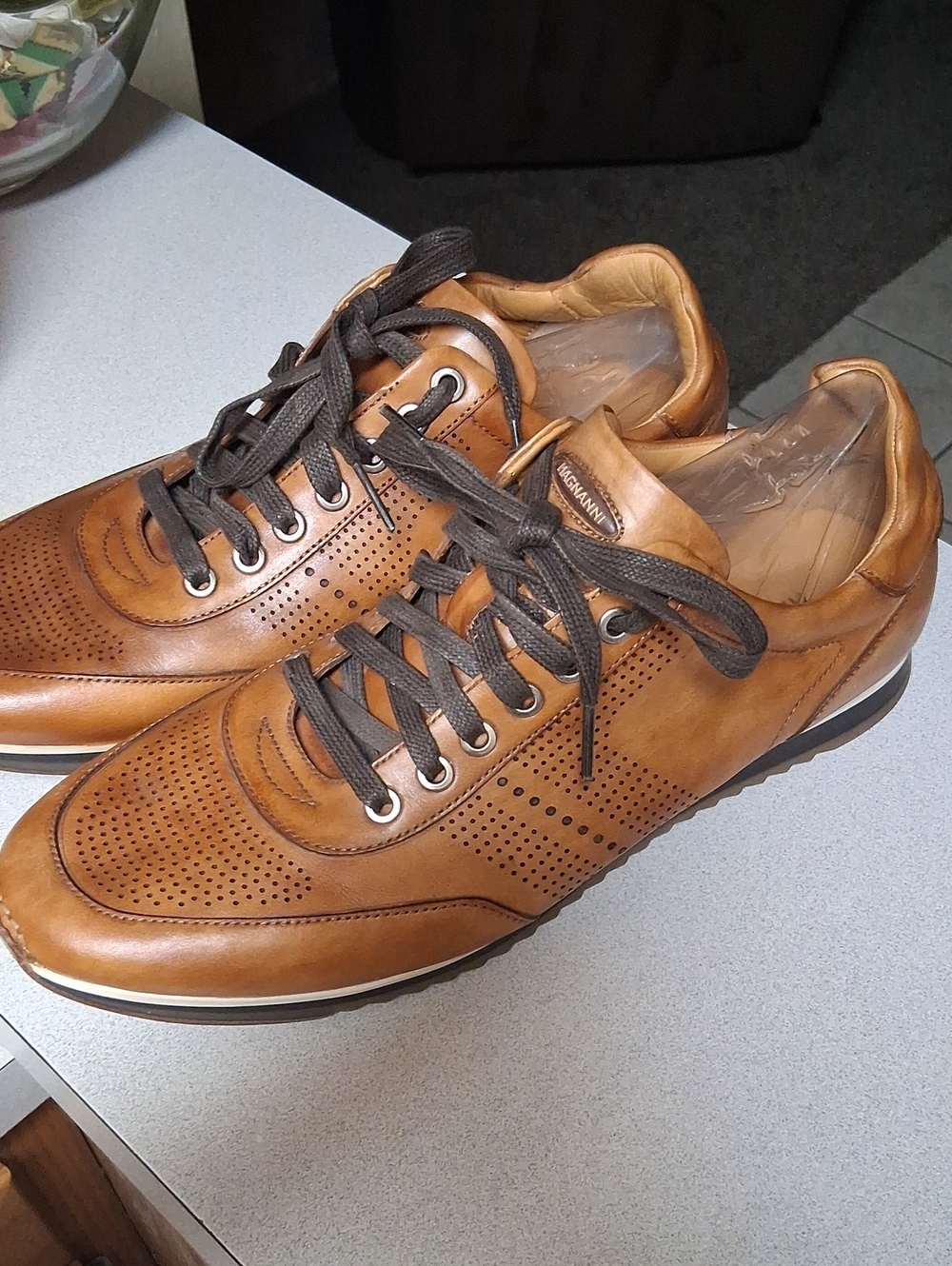 MENS MAGNANNI PUEBLO LEATHER SNEAKER IN COGNAC BROWN SIZE 9M